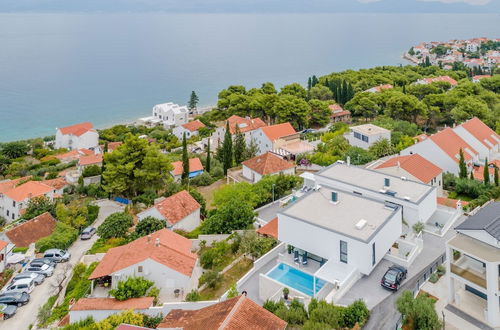 Photo 35 - Luxury Villa Soleil with Swimming Pool