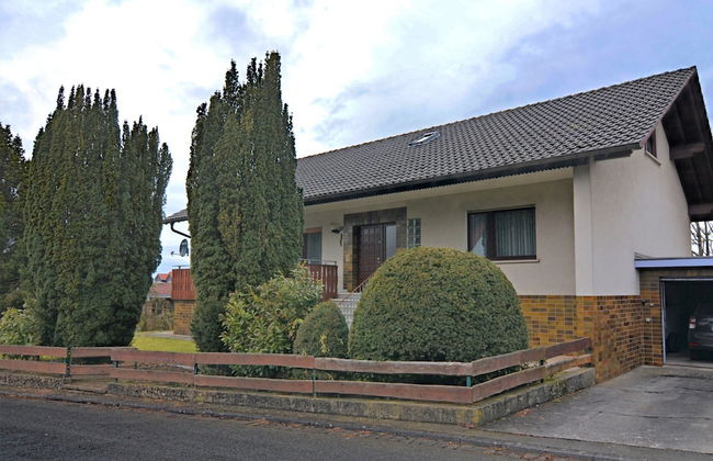 Holiday Home in Hesse with Infrared Sauna near Sauerland - Photo 1