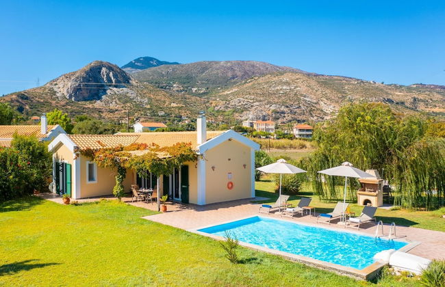 Villa Melissa Large Private Pool Walk to Beach Sea Views A C Wifi Car Not Required - 1926 - Foto 1