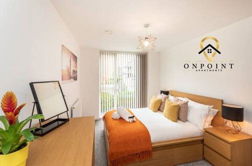 Photo 3 - ✰OnPoint- AMAZING Apt perfect for Business/Work✰