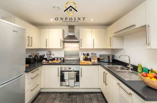 Photo 8 - ✰OnPoint- AMAZING Apt perfect for Business/Work✰