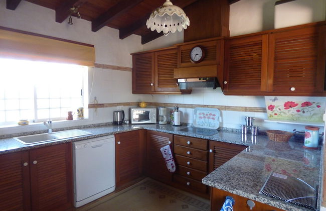 Holiday Home at Portimao With Fenced Garden - Foto 5