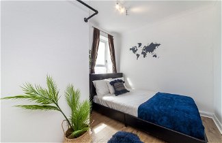 Photo 3 - Homely 2-bed Apartment in London