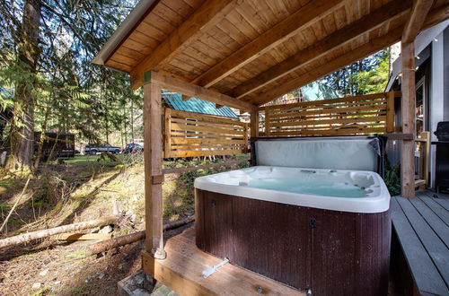 Photo 13 - 99MBR - Hot Tub - WiFi - Pets Ok - BBQ - Sleeps 6