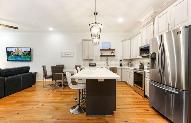 Spacious 5BR Urban Retreat with Balcony & Pool - Foto 24