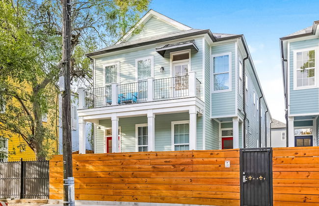 5BR with Pool - Great for Families - Near Everything - Foto 1