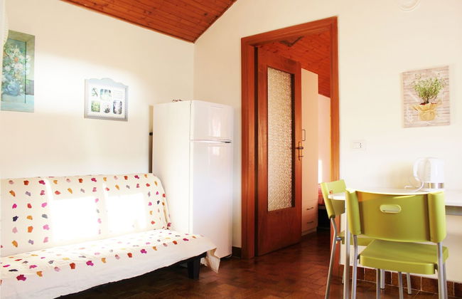 J HomeHolidays - Photo 3