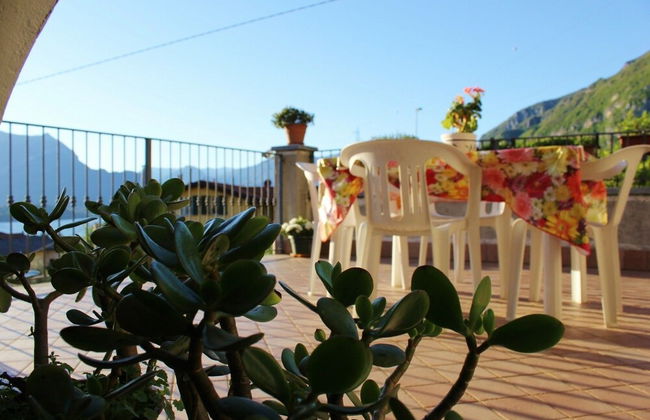 J HomeHolidays - Photo 13