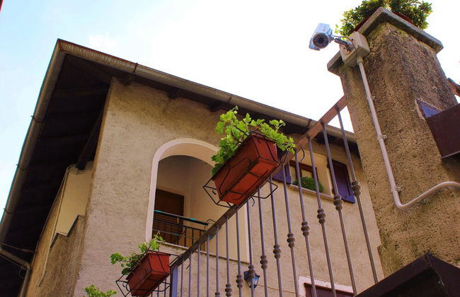 J HomeHolidays - Photo 19