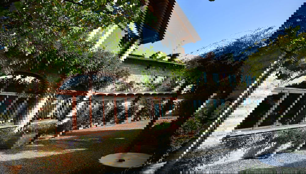 Primary image