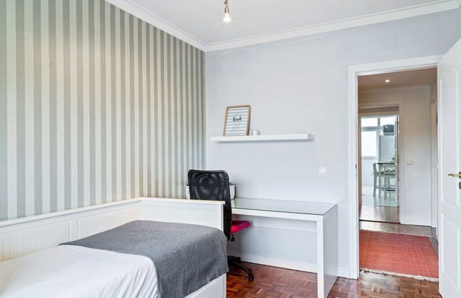 Large Contemporary 3 Bedroom Apartment - Foto 9