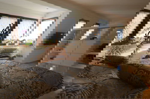 Foto 4 - Apartment in Trittenheim With Terrace and Garden