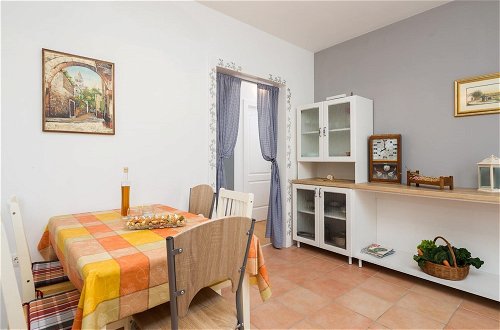 Photo 5 - 2 - Modern Apartment With Garden, 80m From Beach