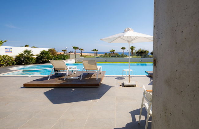 Tranquility Beachfront Villa - Foto 34