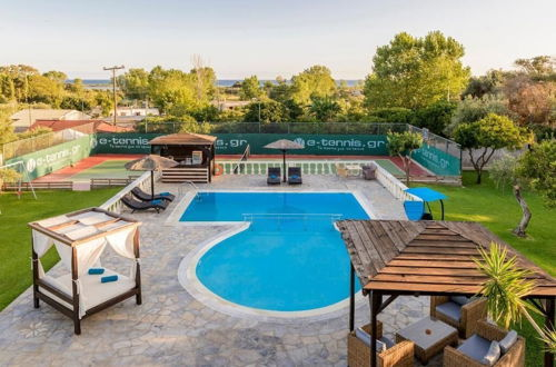 Foto 11 - Villa Maxim with Private Pool & Tennis Court