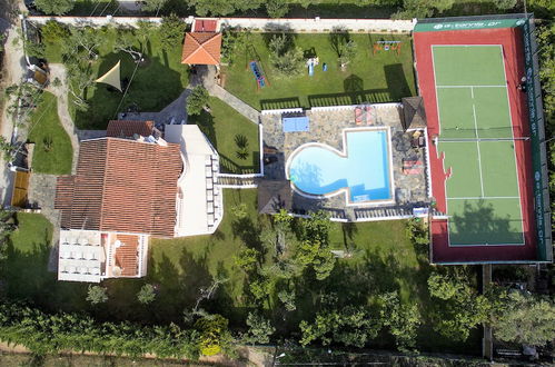 Photo 18 - Villa Maxim with Private Pool & Tennis Court