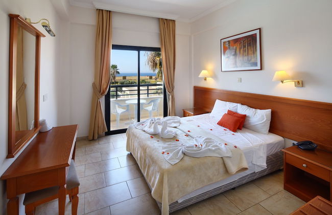 Panareti Coral Bay Hotel - Photo 11
