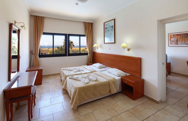 Panareti Coral Bay Hotel - Photo 8