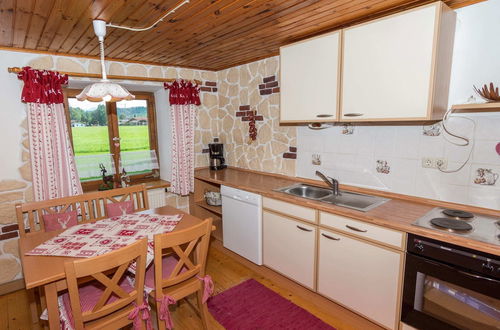 Foto 7 - Spacious 4 Person Holiday Home near Chiemsee