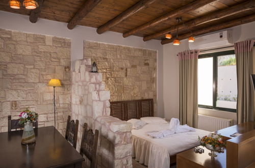 Photo 15 - Athina Luxury Villas