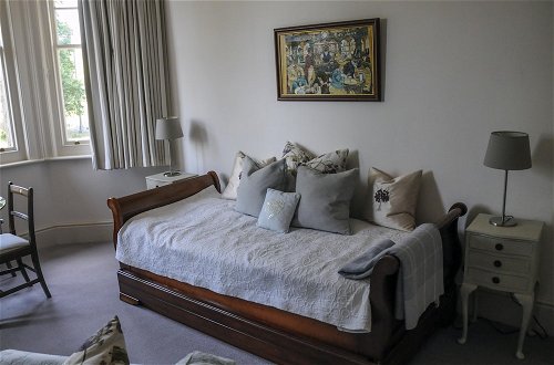 Foto 15 - Saffrons Apartment