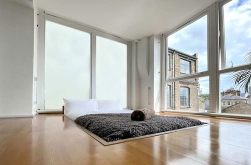 Photo 3 - Quirky and Modern Clerkenwell Apartment