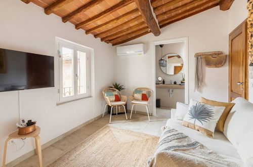 Photo 5 - Stylish Luxury Loft Sleeps 4 San Gimignano Tuscany