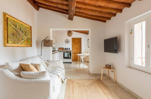 Photo 20 - Stylish Luxury Loft Sleeps 4 San Gimignano Tuscany