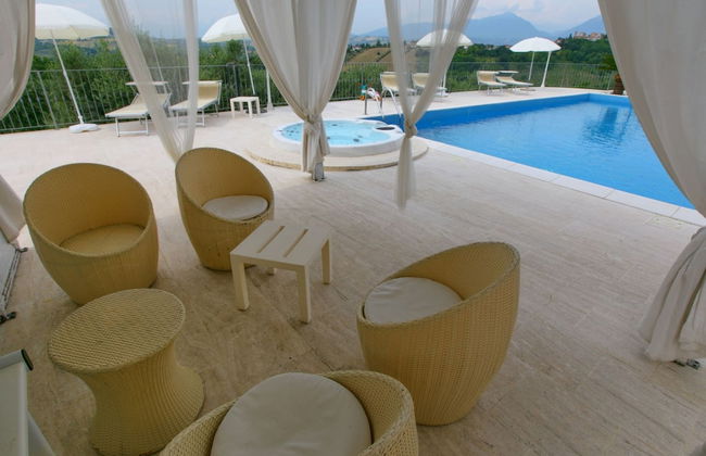 Mansion in Case Alte With Pool & Nature Trails - Foto 19