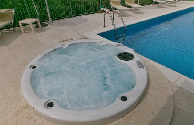 Mansion in Case Alte With Pool & Nature Trails - Foto 24