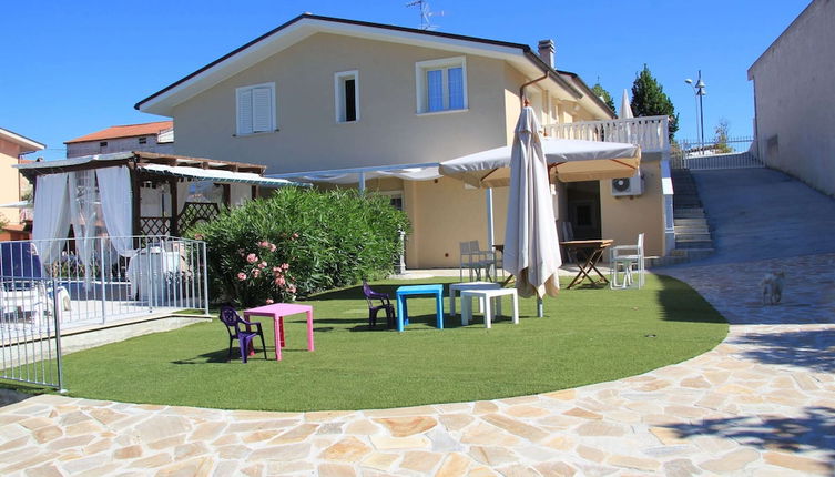 Foto 1 - Villa with Salt Water & Heated Pool & Hot Tub near sea