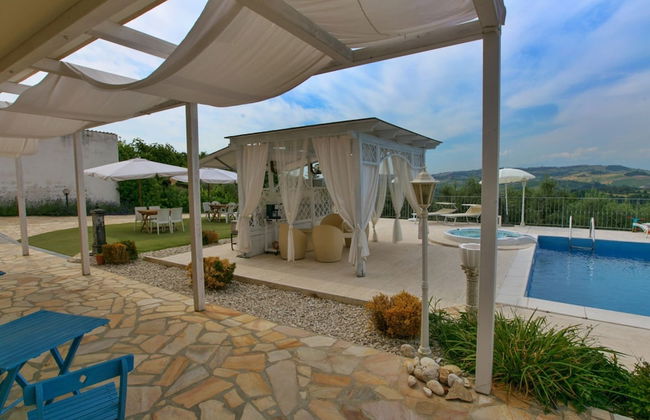 Mansion in Case Alte With Pool & Nature Trails - Foto 16