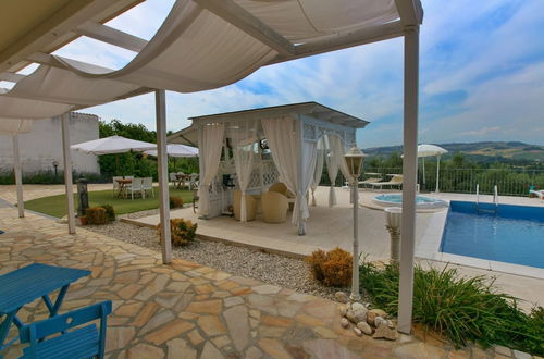 Photo 19 - Villa with Salt Water & Heated Pool & Hot Tub near sea