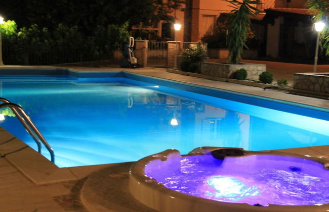 Mansion in Case Alte With Pool & Nature Trails - Foto 21