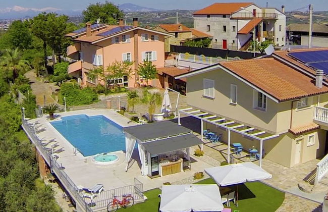 Mansion in Case Alte With Pool & Nature Trails - Foto 15