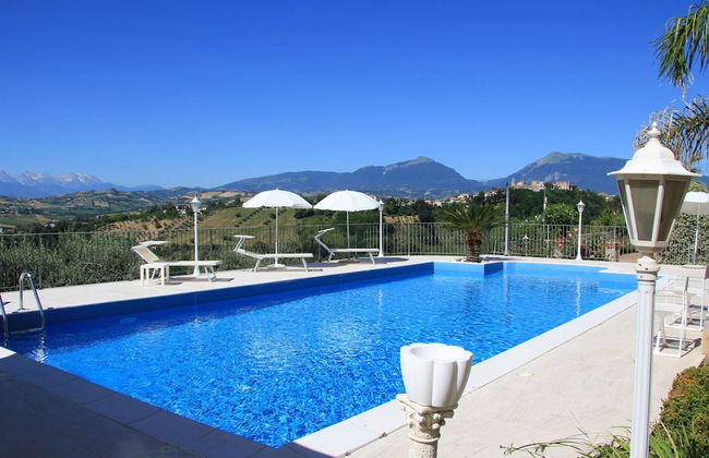Mansion in Case Alte With Pool & Nature Trails - Foto 17