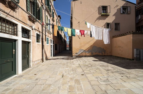 Photo 80 - Arsenale Canal View Apartments