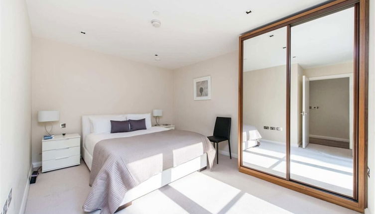 Photo 1 - Bright and Modern 1 Bedroom Flat in The Centre of London