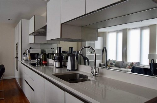Photo 2 - Bright and Modern 1 Bedroom Flat in The Centre of London
