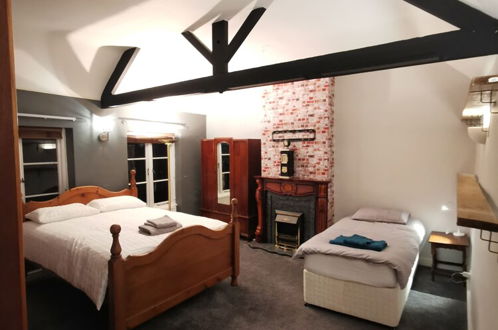 Photo 5 - Huge 6-bed Apartment in Darlington Centre