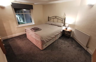 Photo 2 - Huge 6-bed Apartment in Darlington Centre