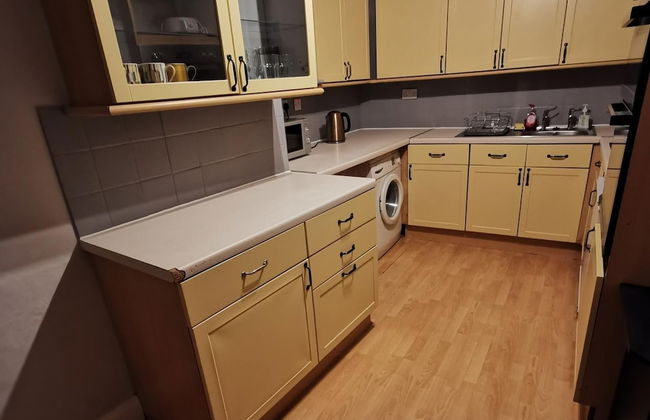 House - Sleeps up to 14 & Parking Available - Foto 9