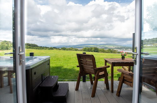 Photo 17 - Luxurious Super-king Lodge With hot tub