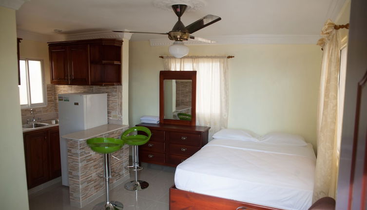 Photo 1 - Studio With Full Kitchenette, Private Bathroom, 1 Queen Bed, Wi-fi - Smart TV