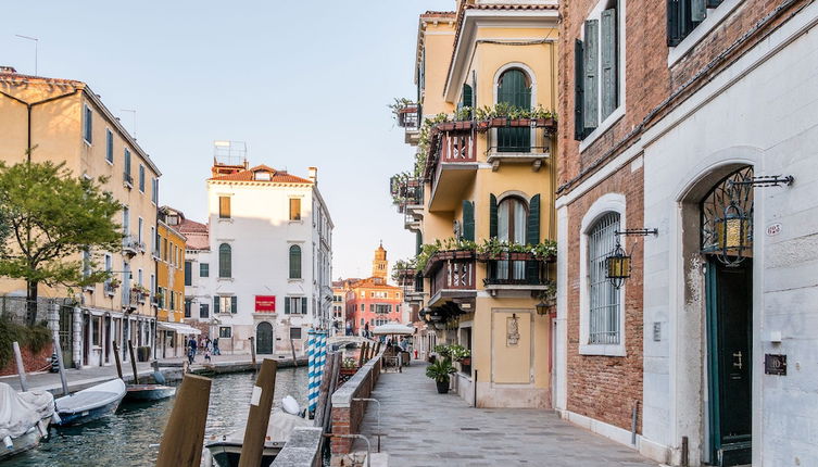 Photo 1 - Red House close to Accademia Bridge