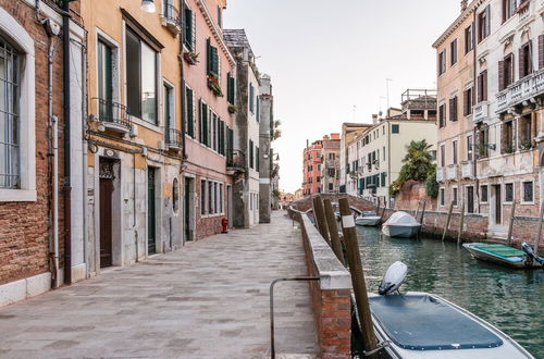 Photo 28 - Red House close to Accademia Bridge