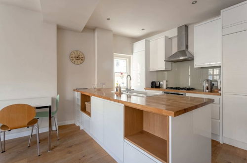 Photo 16 - Fantastic 2 Bedroom Apartment in Central London