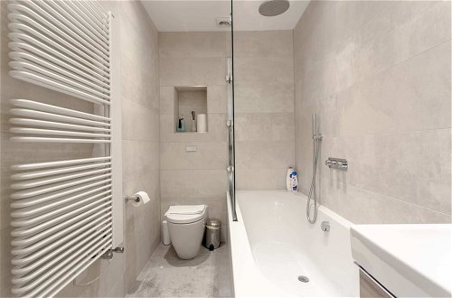 Photo 24 - Fantastic 2 Bedroom Apartment in Central London