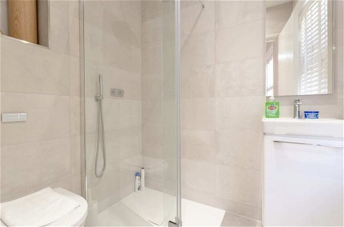 Photo 22 - Fantastic 2 Bedroom Apartment in Central London