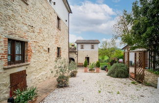 Photo 2 - Apartment on Beautiful Estate With Pool Near the Art